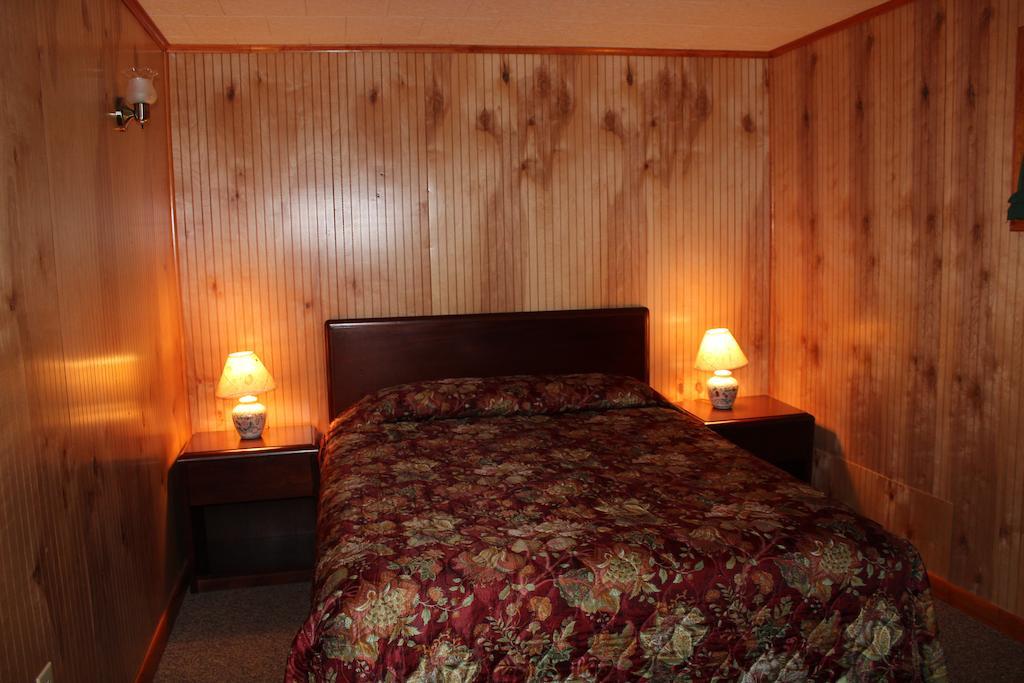 Flamingo Resort On Lake George Diamond Point Room photo